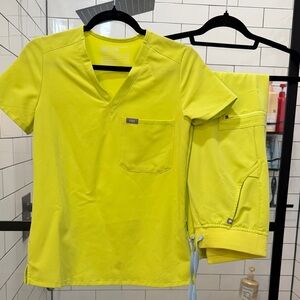 Figs Neon Yellow Scrub Set